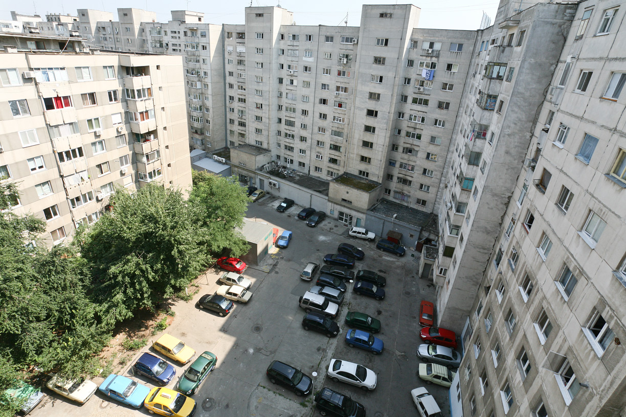 De ce ar vrea cineva să locuiască în București? Orașul fără de culoare